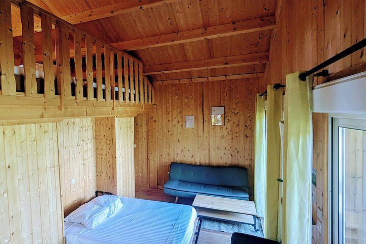 Room 4 of 145