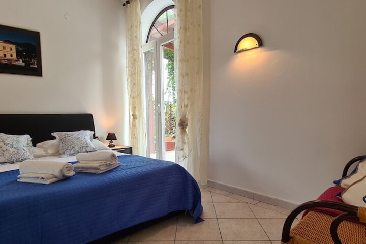 Room 4 of 62