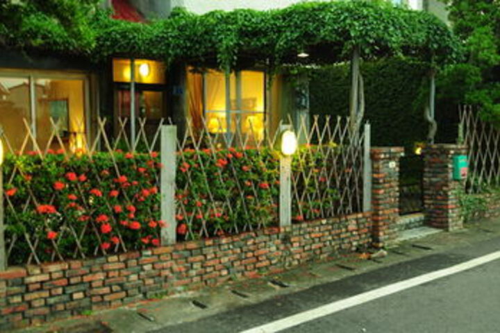 East Inn