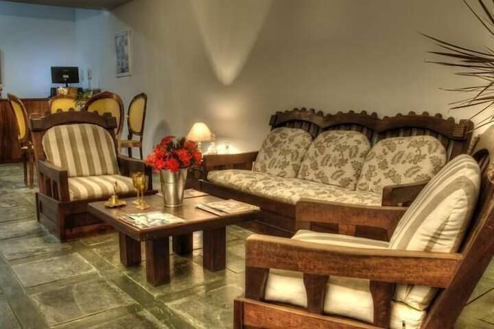 Entrance & Lobby