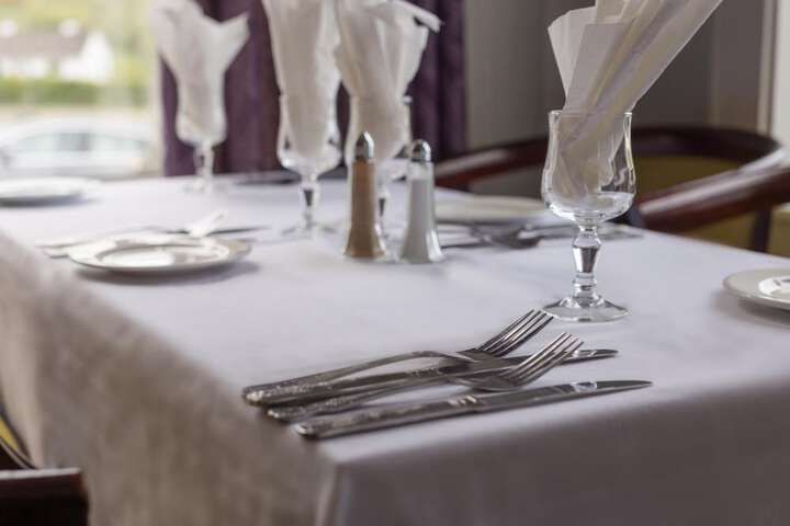 Dining 32 of 56