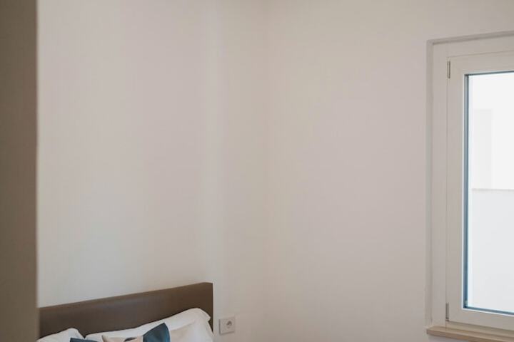 Room 43 of 122