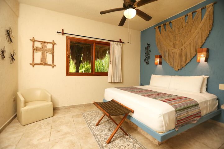 Room 14 of 104