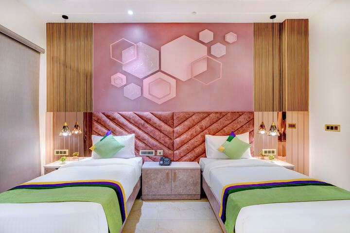 Room 16 of 38