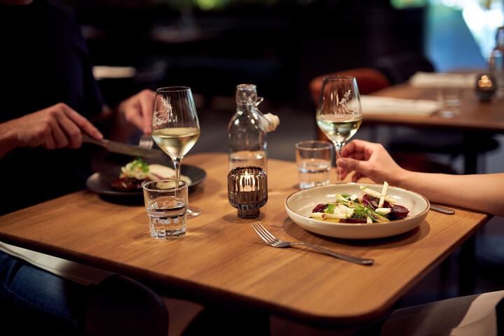 Dining 47 of 58