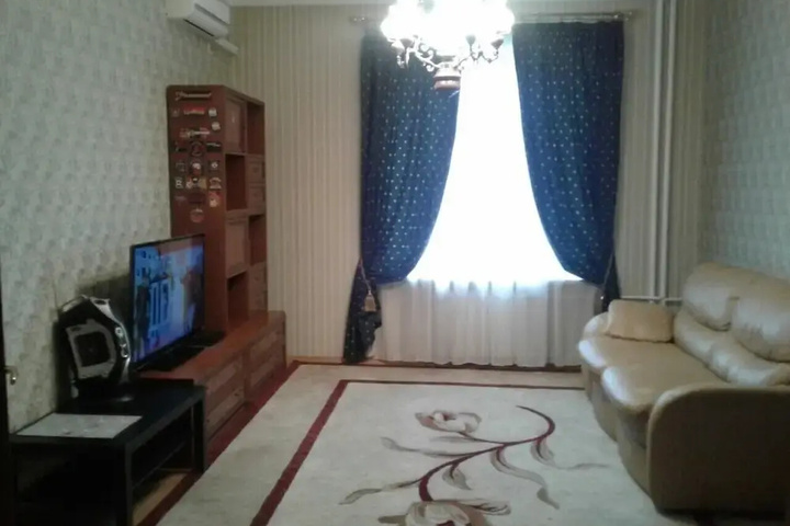 Room 2 of 16