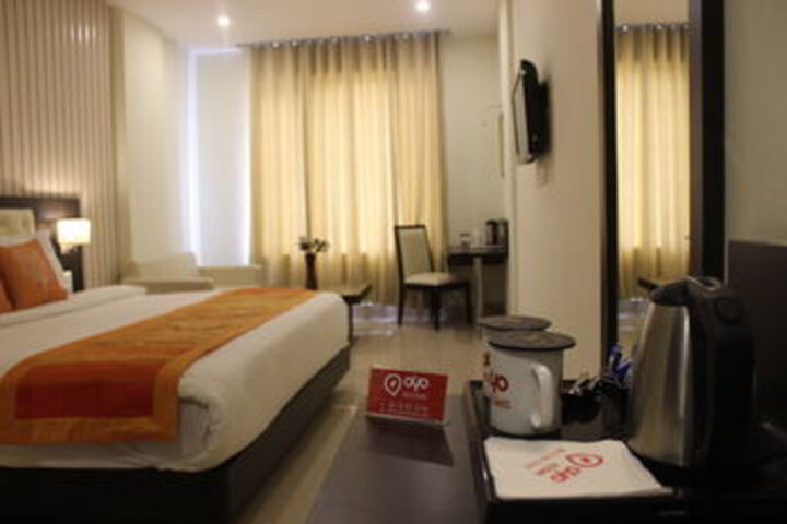 Room 11 of 20