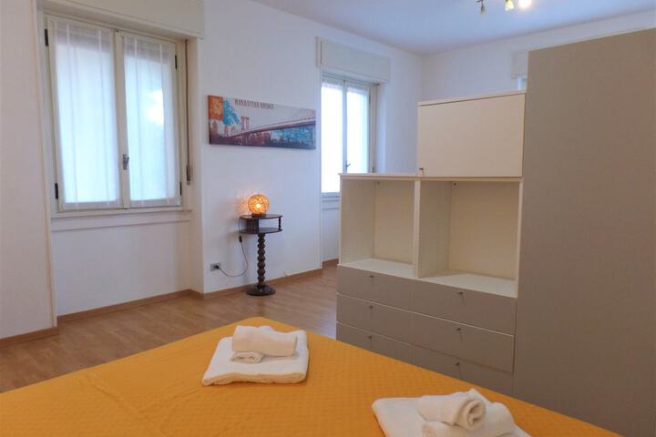 Room 6 of 20