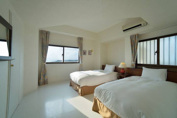 Room 9 of 47