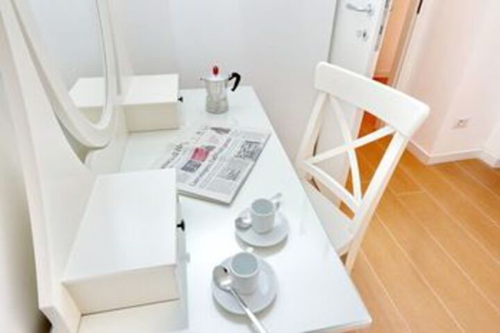 Room 10 of 20