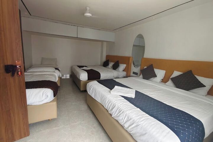Room 10 of 19