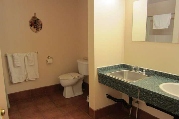 Room 14 of 33