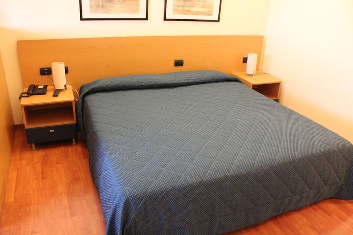 Room 6 of 45