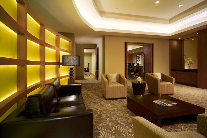 Business Center 38 of 43