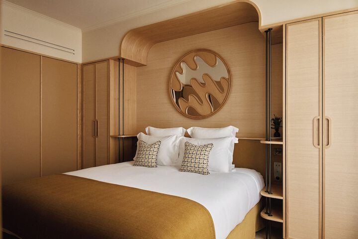 Room 13 of 71