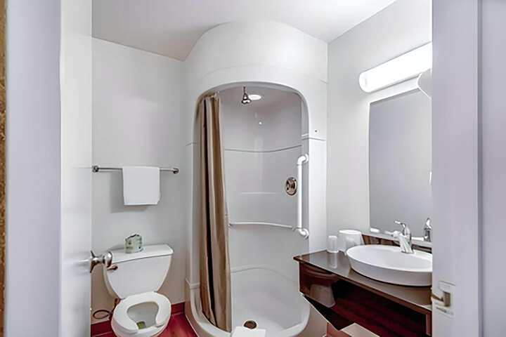 Room 4 of 4