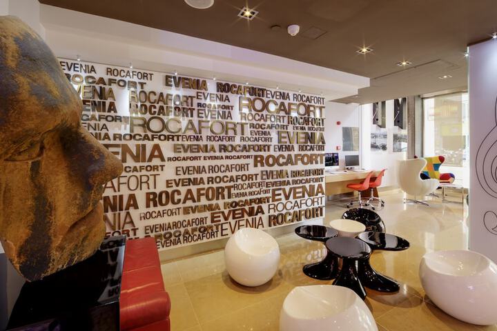 Entrance & Lobby