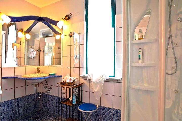Room 44 of 94