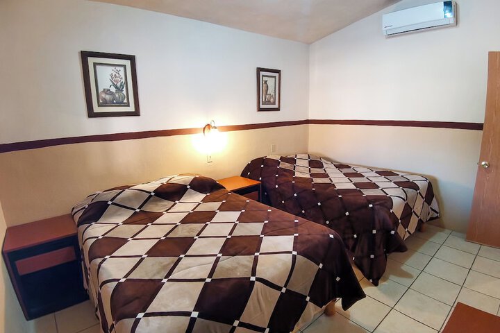 Room 8 of 114