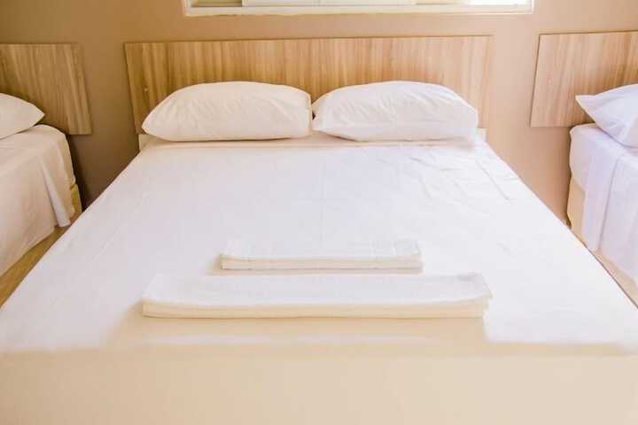 Room 4 of 16