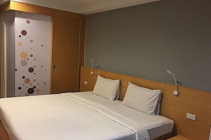 Room 7 of 56