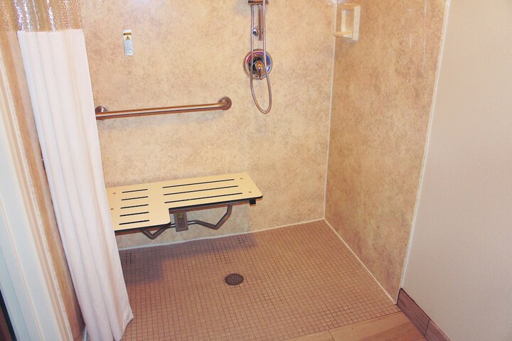 Room 27 of 48
