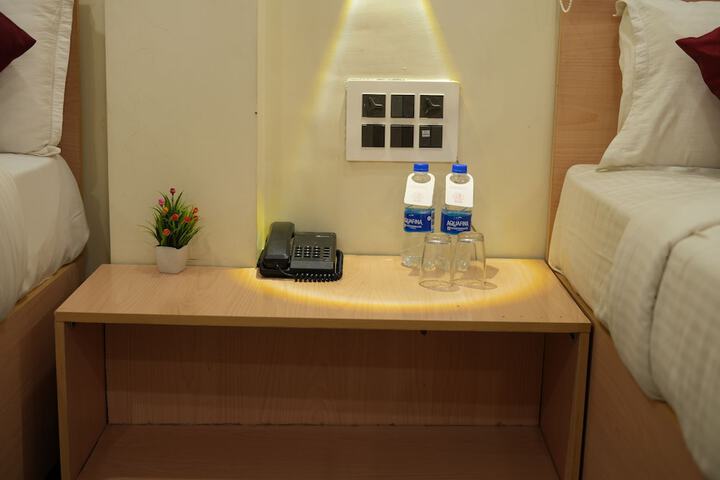 Room 4 of 17