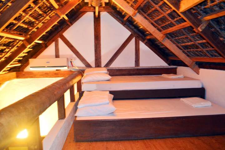 Room 3 of 37
