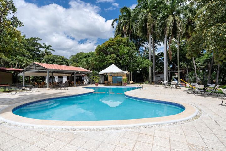 Pool Hotel