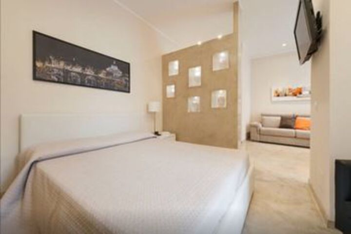Room 13 of 28