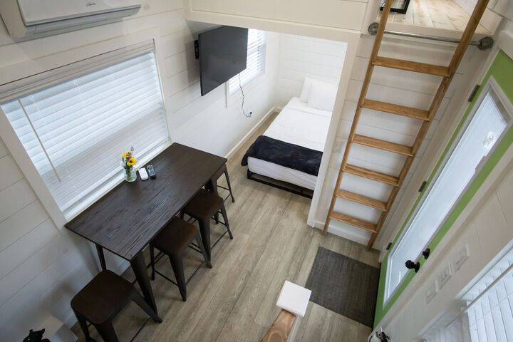 Room 54 of 92