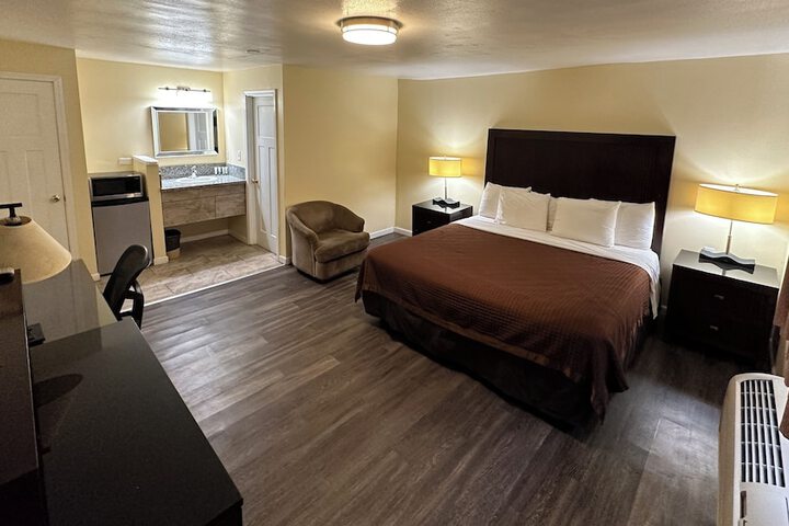 Room 5 of 15