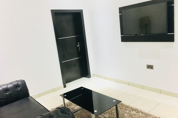 Room 6 of 23
