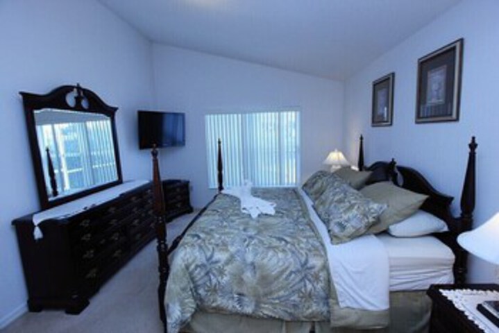 Room 27 of 29