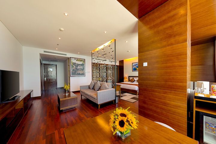 Room 4 of 101