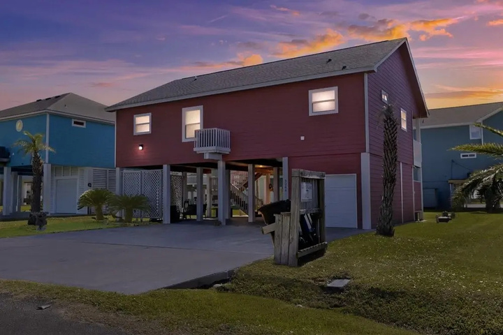 Image of Coastal Cajun Getaway on the Beach! 3 Bedroom Home by Redawning