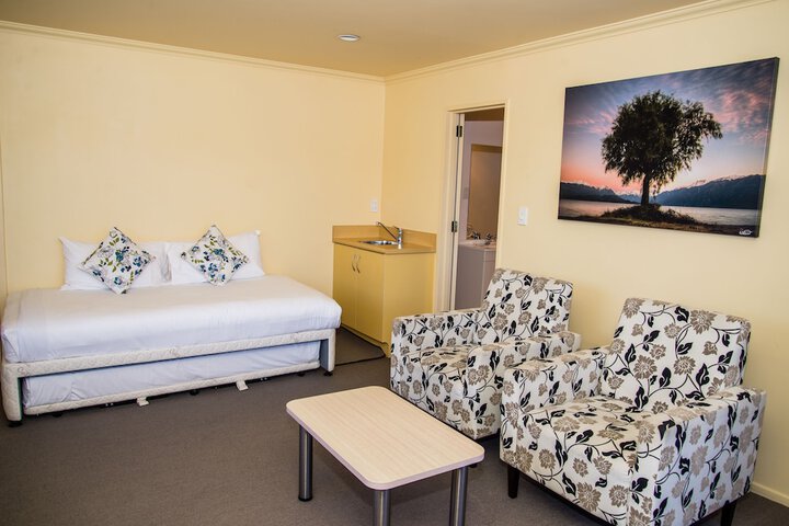 Room 5 of 92