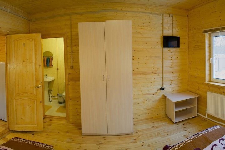 Room 12 of 46