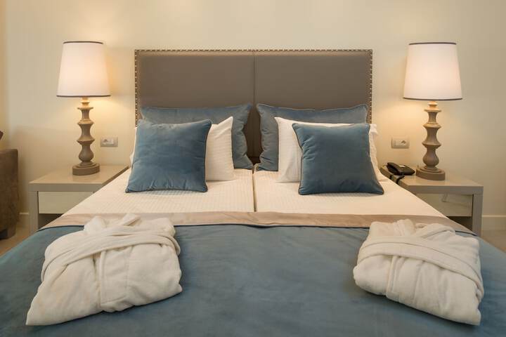 Room 15 of 195