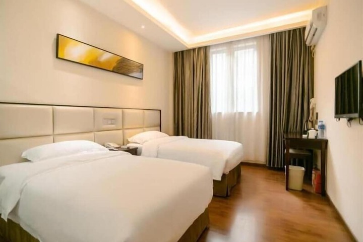 Room 10 of 52