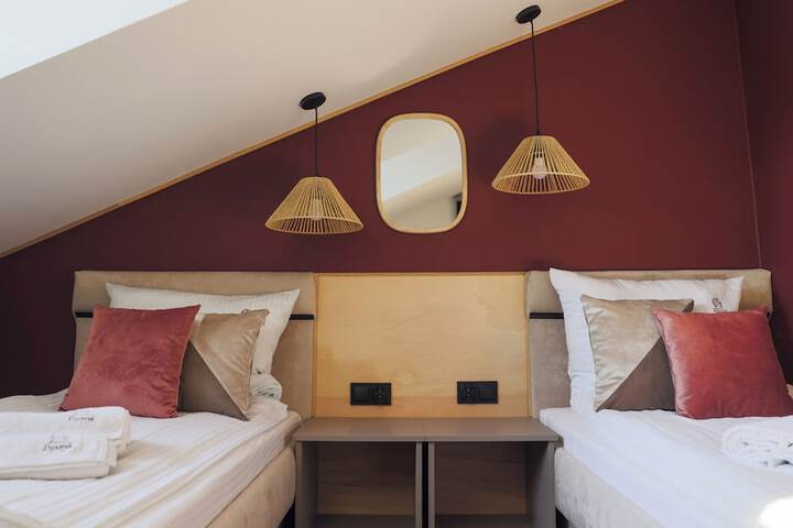 Room 34 of 66