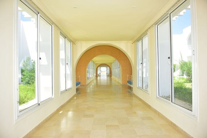 Ballroom/Hall 21 of 33