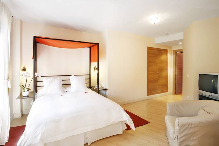 Room 4 of 22