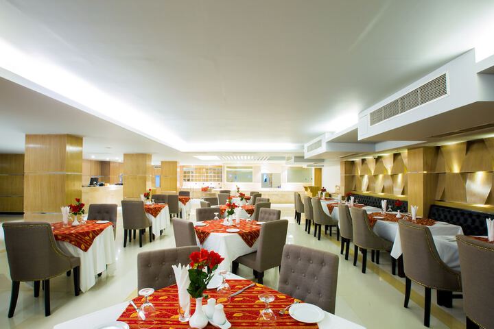 Dining 44 of 62