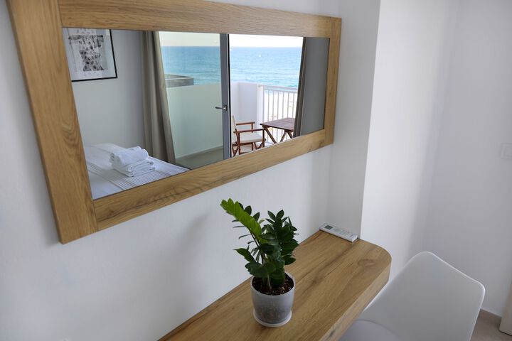 Room 16 of 52