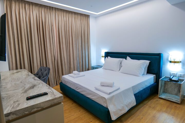 Room 46 of 102