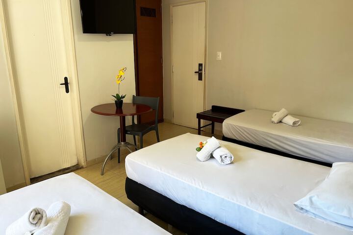 Room 32 of 67