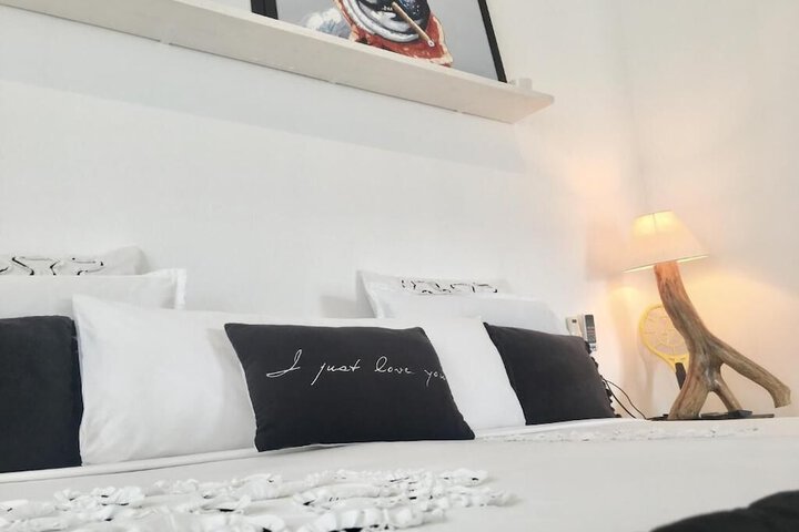 Room 25 of 136