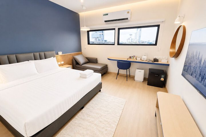 Room 12 of 38