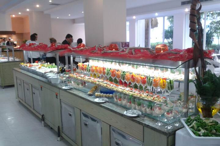 Dining 60 of 82